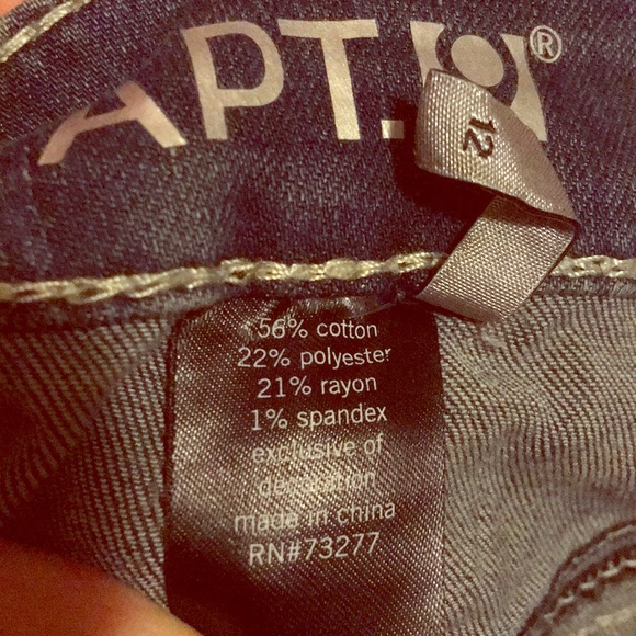 NWT💋 APT 9 EMBELLISHED CROSS JEAN CAPRIS Size 8 - Picture 5 of 5